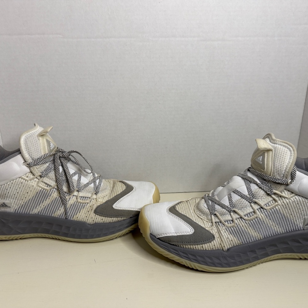 Adidas Pro Boost Mid Shoe - unisex basketball shoe